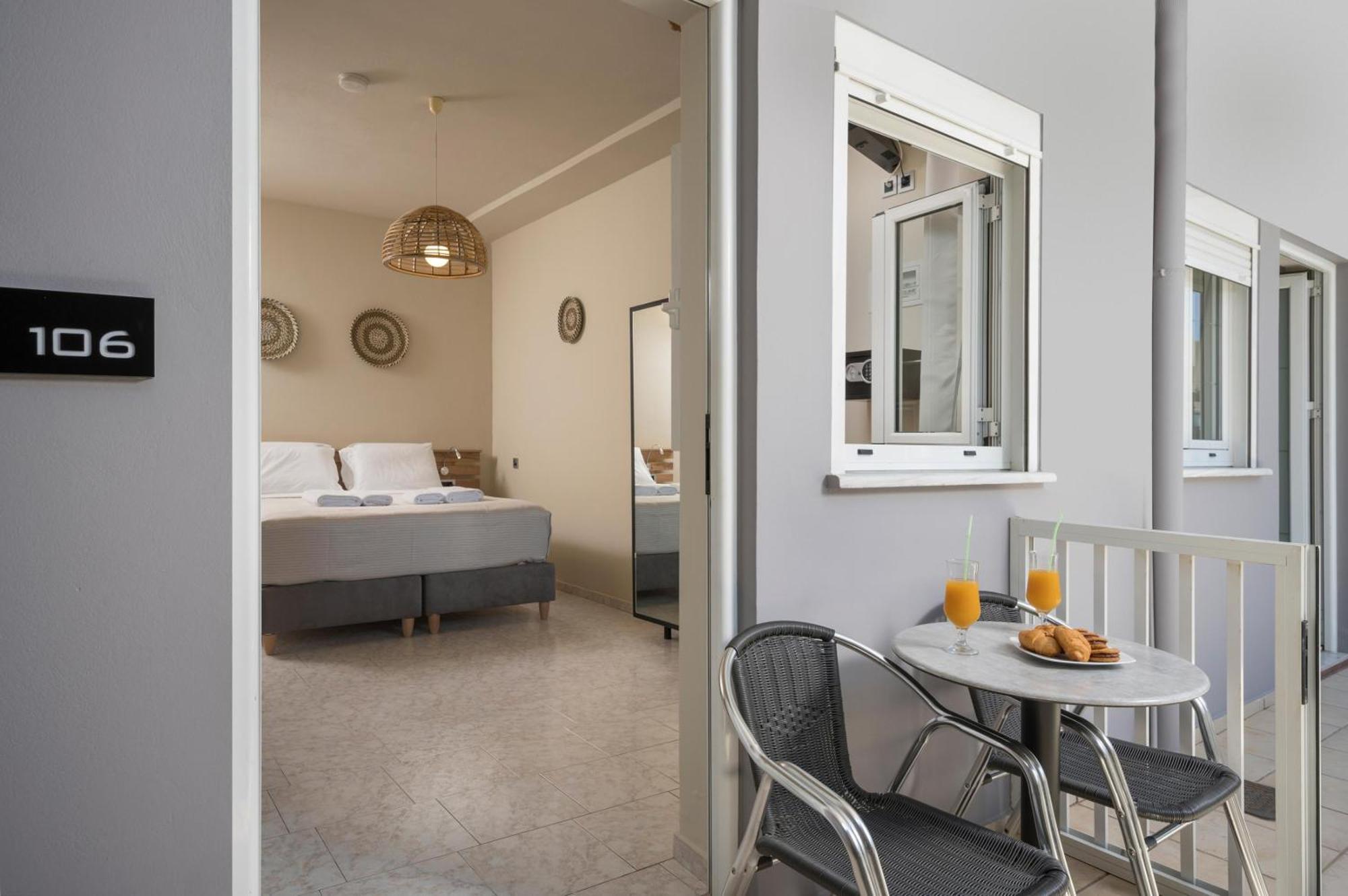 Sun Ray Luxury Apartments Agia Marina  Phòng bức ảnh