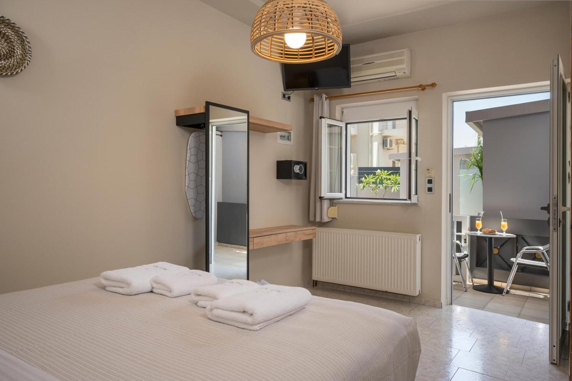 Sun Ray Luxury Apartments Agia Marina  Phòng bức ảnh