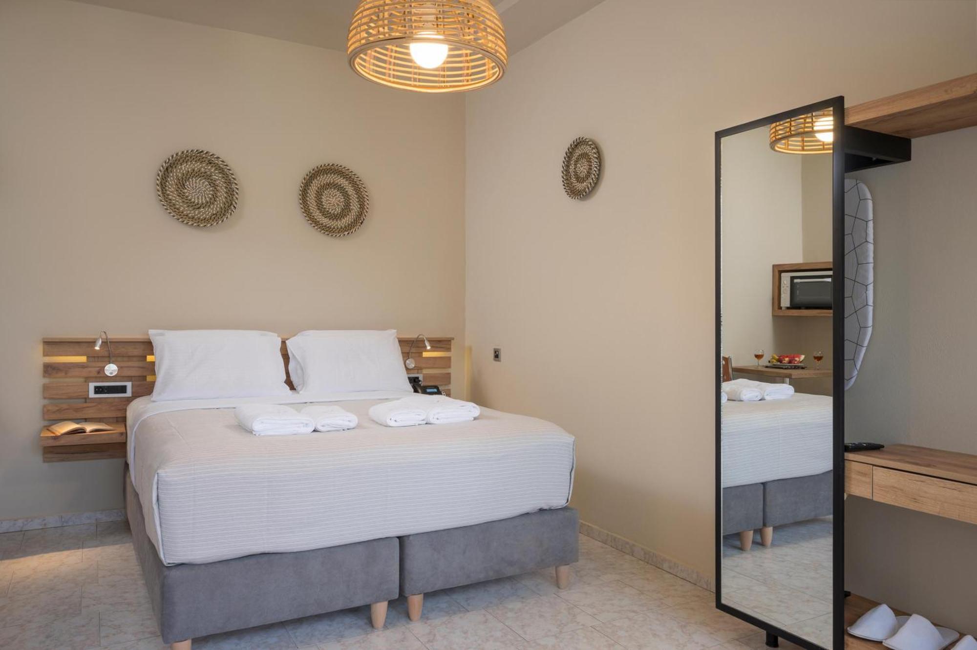 Sun Ray Luxury Apartments Agia Marina  Phòng bức ảnh