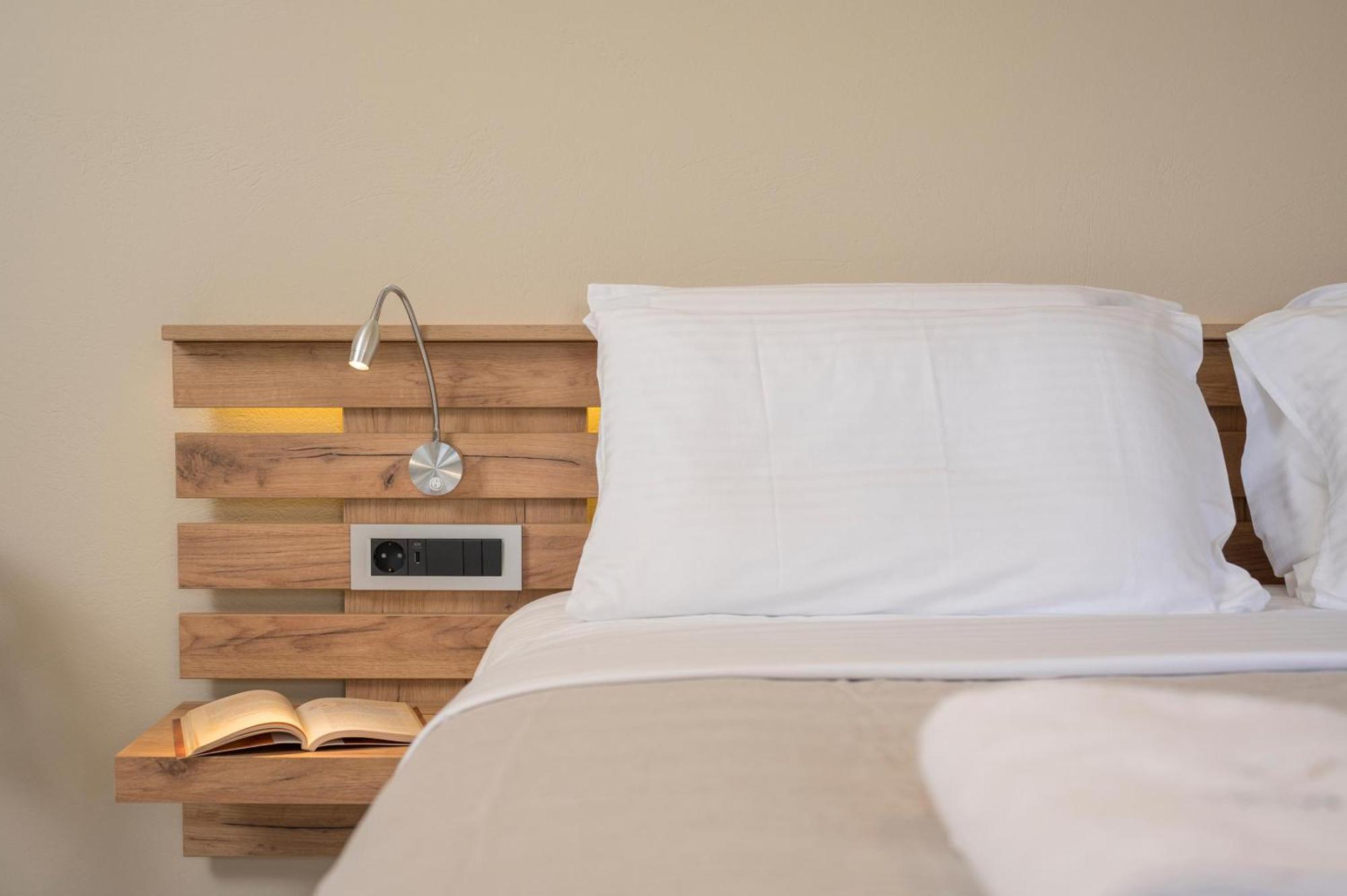 Sun Ray Luxury Apartments Agia Marina  Phòng bức ảnh