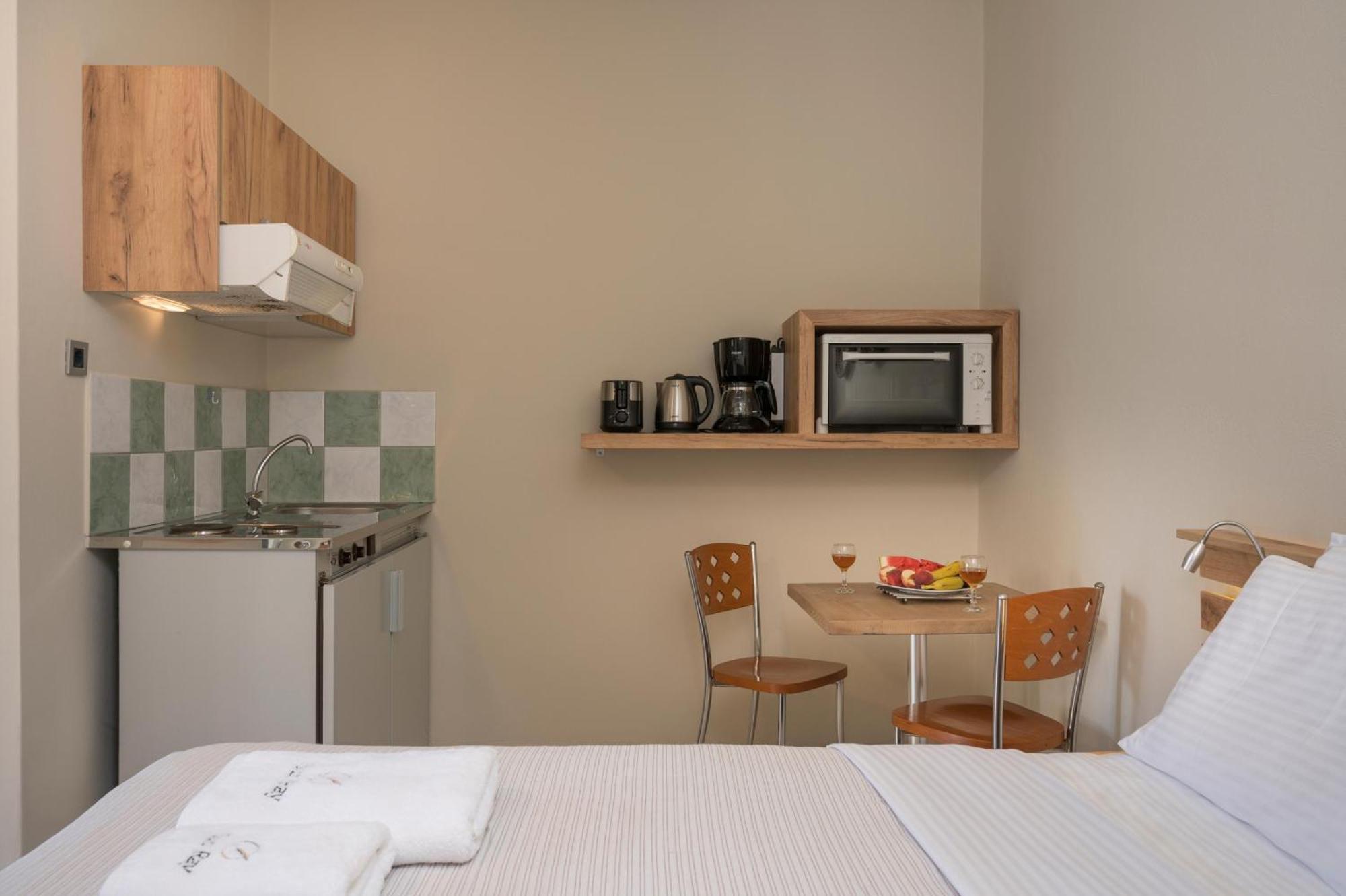 Sun Ray Luxury Apartments Agia Marina  Phòng bức ảnh